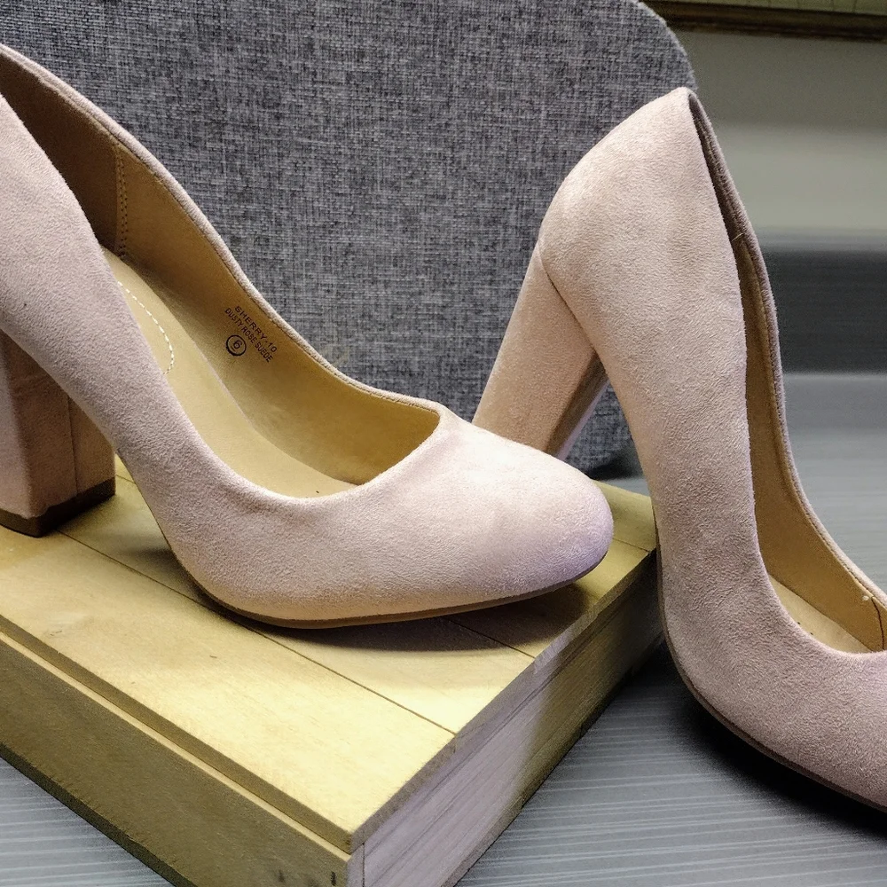 Lov 💕 Mark Dusty Rose Pink Suede Closed Toe Block Heel Dress Shoes 6 Pre-owned - Picture 2 of 13